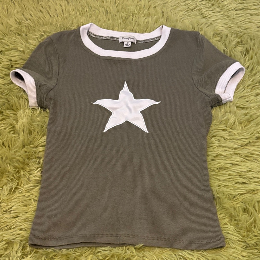 Faded Rose 90’s Olive Short Sleeve Ringer Tee with White Star